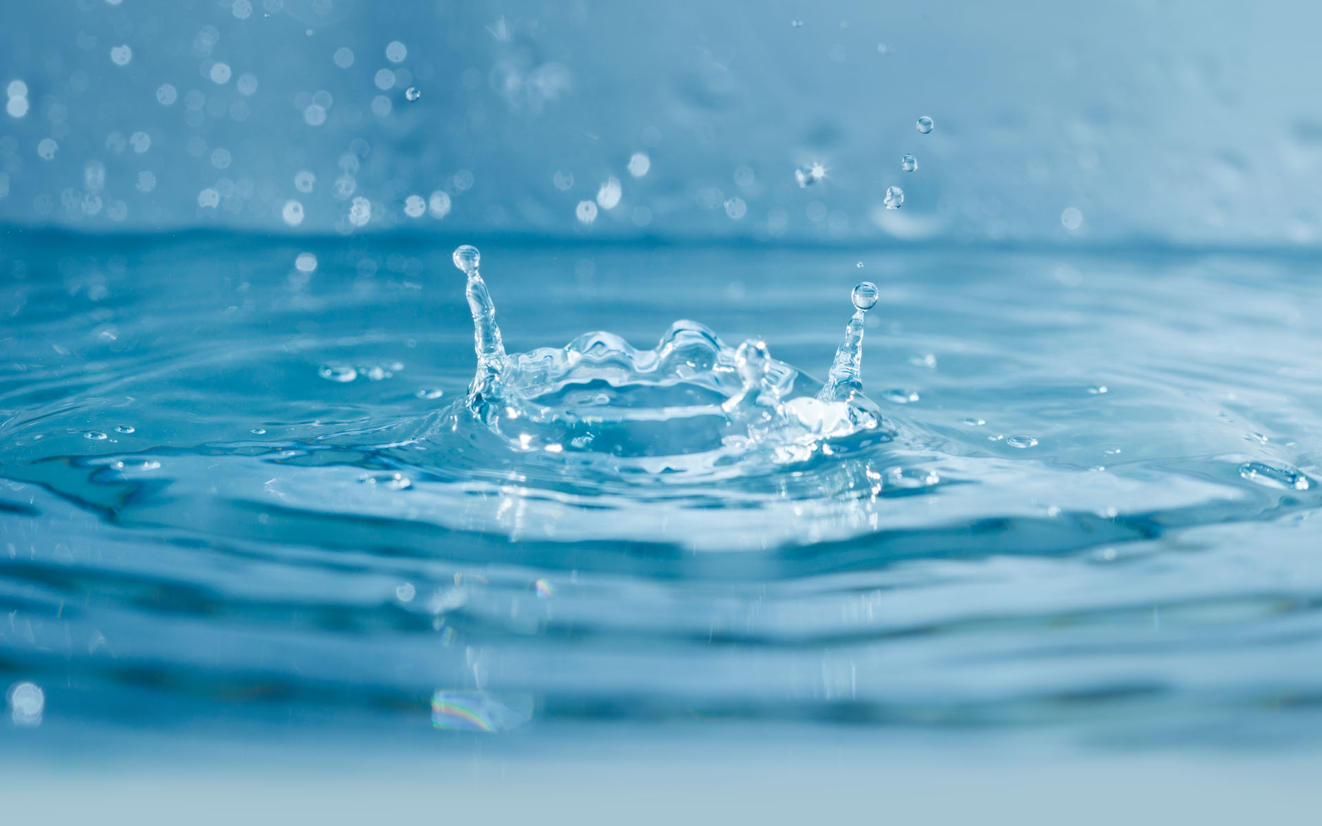 copiouswater_homepage_bg